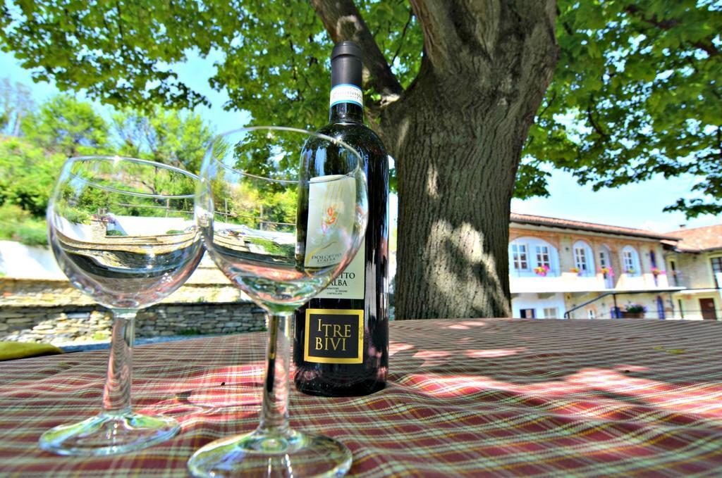 Гостьовий будинок Cascina Il Convivio Діано-д'Альба Екстер'єр фото