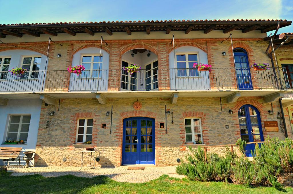 Гостьовий будинок Cascina Il Convivio Діано-д'Альба Екстер'єр фото