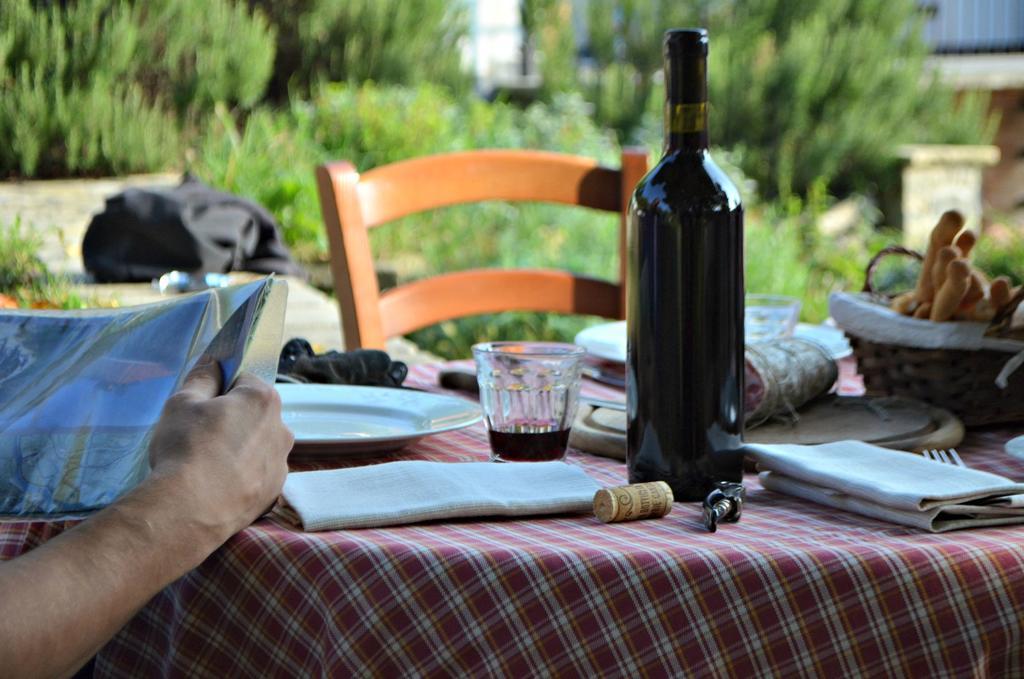Гостьовий будинок Cascina Il Convivio Діано-д'Альба Екстер'єр фото